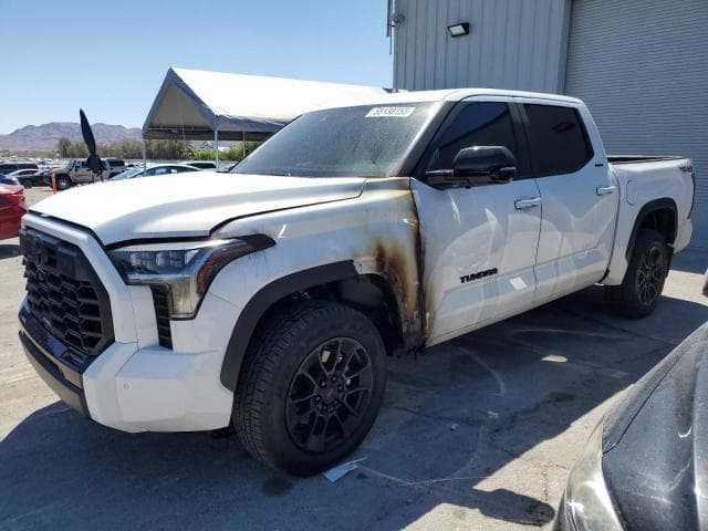 5tfwa5dbxsx250274 - 2025 undefined Tundra Crewmax Limited 2025